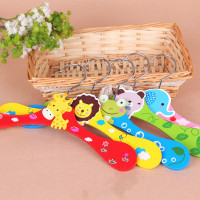 木質衣掛 從衣物收納到萌寵趣物的創意轉變